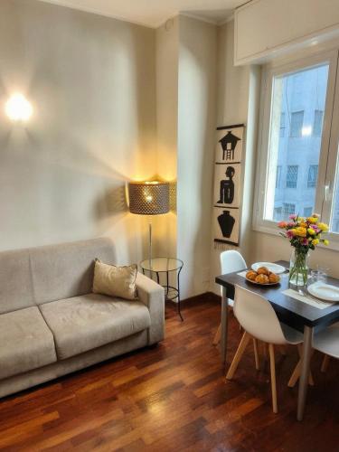 Chic Flat Milano Center with WiFi, AC, Metro M5