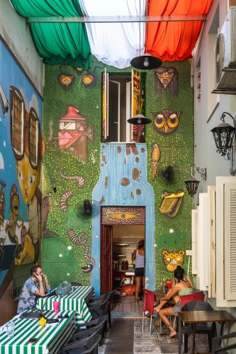 Books Hostel in Santa Teresa