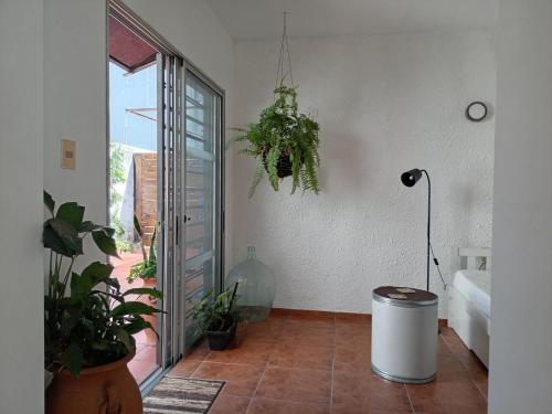 La Pinta Càlida casa en Malvìn con cochera (La Pinta Calida casa en Malvin con cochera) in 馬爾文