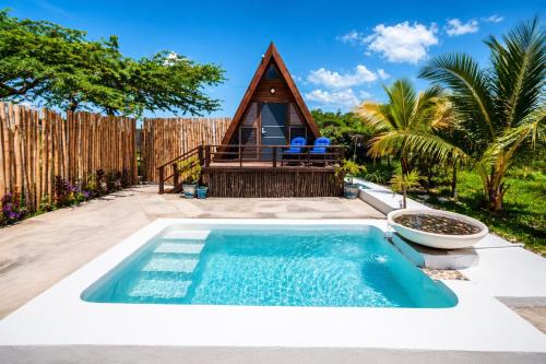 Cashaw Cabin - Private Retreat with a Pool – khách sạn tại Bãi biển Treasure