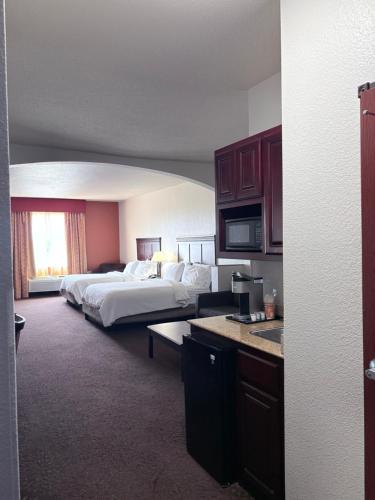 Holiday Inn Express Hotel & Suites Terrell an IHG Hotel - image 36