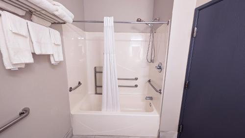 Days Inn & Suites by Wyndham Augusta Near Fort Gordon - image 27