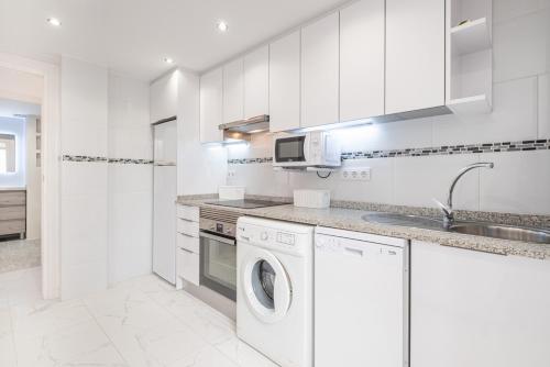Arenal Soft Living - Sea View and 2 BR - image 4