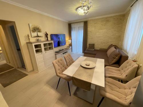Lina Premium Apartman in Ovaros