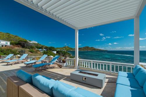 The Cerulean Oceanfront Luxury Retreat in 提格斯灣