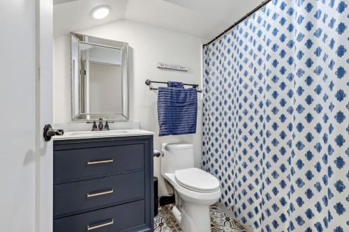 Perfectly located 3 bedroom - 2 bath apartment - image 13