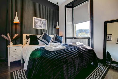 Tiffanys Boutique - Coorie Doon Stays - Straiton