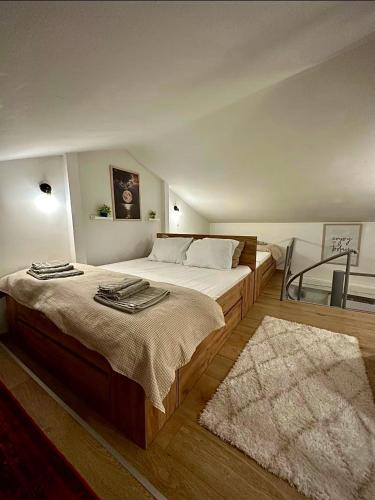 Old Town Central Loft 23