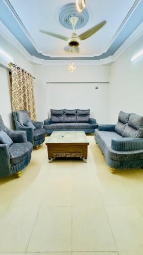 Al Mehran Towers 3BR Near Airport, Lift, Parking - Karachi