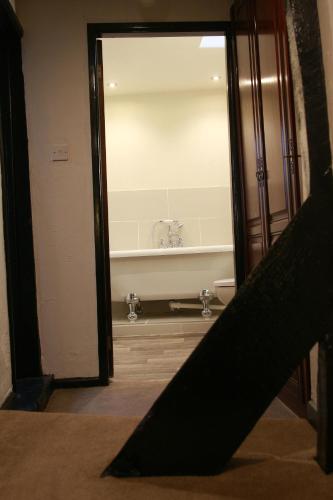 Crown Hotel - main image