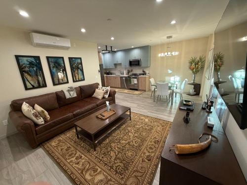 Tarzana Village Exquisite 1 Bed Oasis in Tarzana