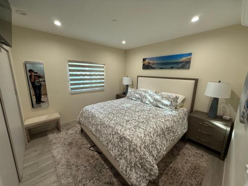 Tarzana Village Exquisite 1 Bed Oasis in Tarzana