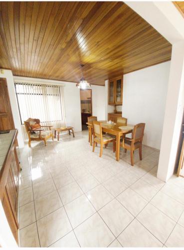 Facilities, Don Carlos Place UPPER UNIT in Tropicana