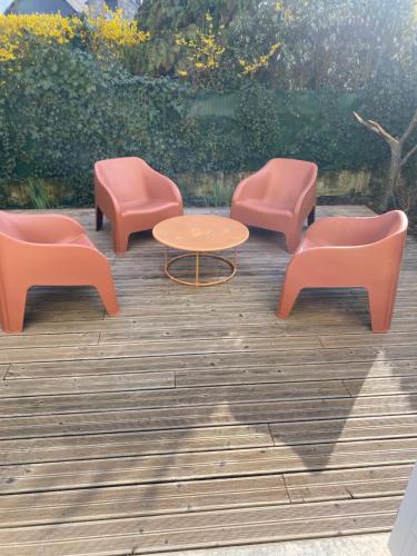 Altan/terrasse, Appartement avec terrasse ensoleillée à Vitré (Appartement avec terrasse ensoleillee a Vitre) in Vitre