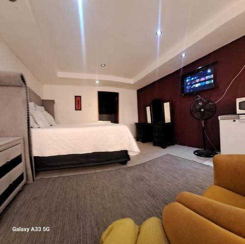 Aquamarine Guesthouse in Mabopane