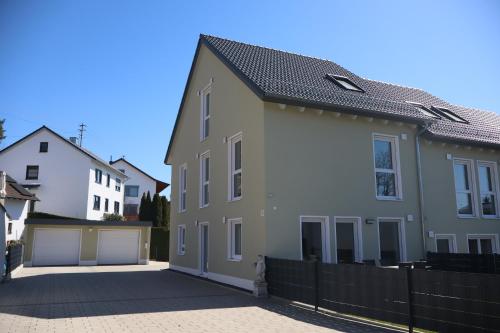 Ferienhaus Ferati - Modernes Neubau-Haus & nahe Legoland in Günzburg, Deutschland