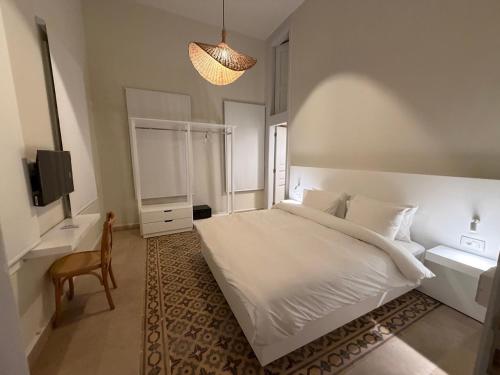 EYZ Batroun Old Souk- By EYZ Holiday Homes in Batroun