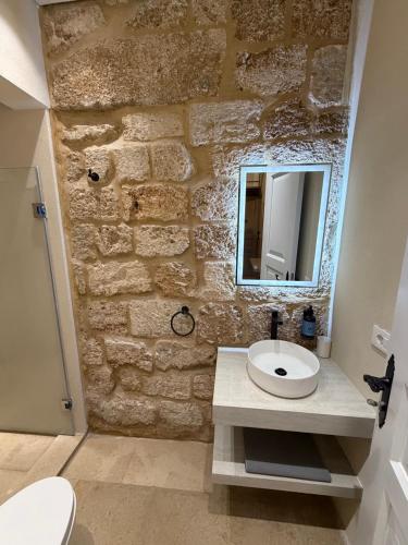 Tuš, EYZ Batroun Old Souk- By EYZ Holiday Homes in Batroun