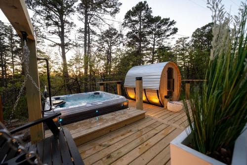 The Woodsman Lodge - Eureka Springs, AR