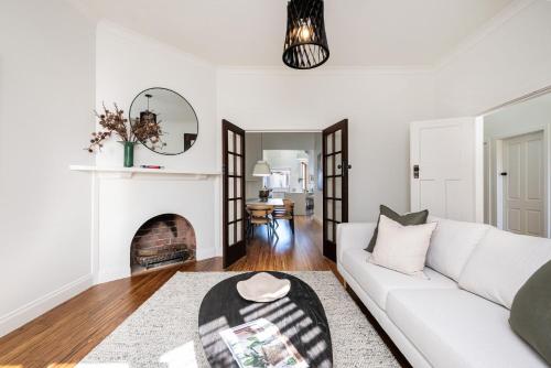 Baya of Hampton with solar heated pool in Brighton