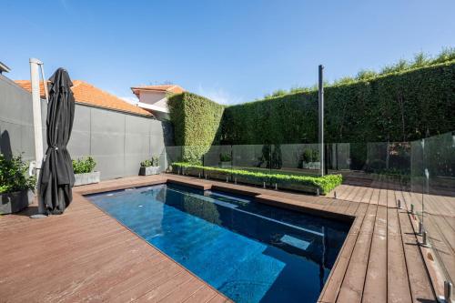 Baya of Hampton with solar heated pool in Brighton