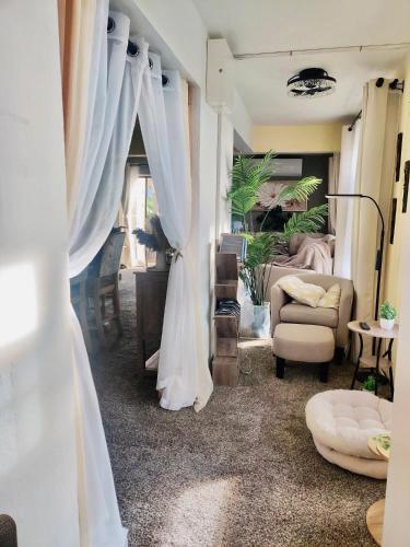 Instalaciones, Cozy Stays in Oranjestad