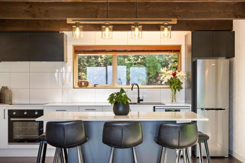 Walk to town 39B Alpine Chalet - image 2
