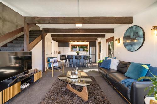 Walk to town 39B Alpine Chalet - image 9