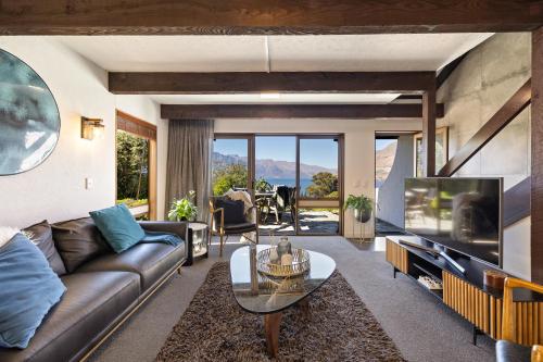 Walk to town 39B Alpine Chalet - image 13