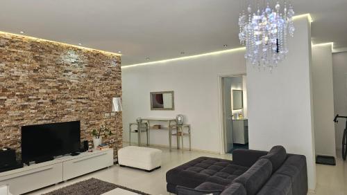 TAM Serviced 2BDR Apartment City Center No6, Tirana