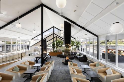 酒吧/高級酒吧, 金達拜恩湖地平線酒店 (Horizons Lake Jindabyne ) in 金達拜恩