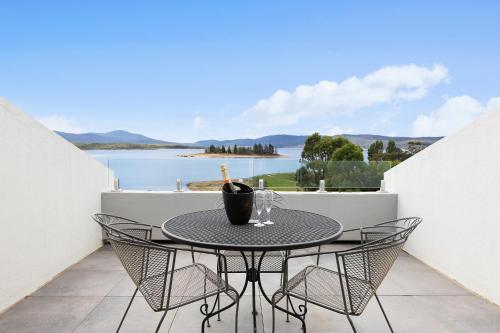 . Horizons Lake Jindabyne