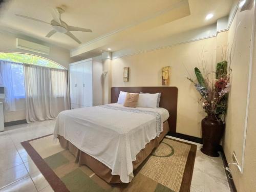 Casaroyal Beachfront Siquijor Room Type - King Suite
