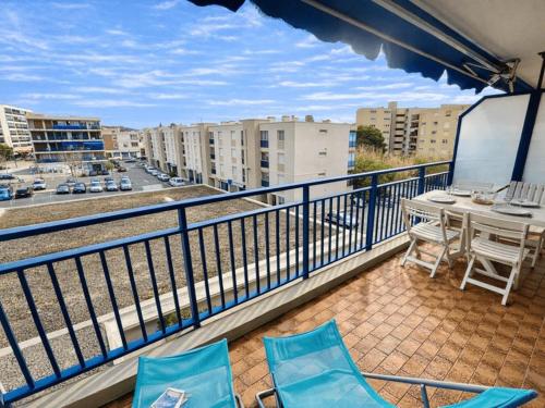 Appartement traversant, terrasse, parking privé - FR-1-816-39
