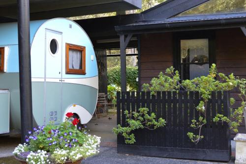 บังกะโล 1 ห้องนอน 1 ห้องน้ำส่วนตัว ขนาด 22 ตร.ม. – เฟอรี่ ครีก (Juniper & Rye - Romantic Cottage Sherbrooke Forest) in เฟอรี่ ครีก