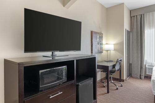 Best Western Plus Capital Inn - image 36