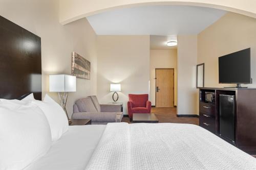 Best Western Plus Capital Inn - image 33