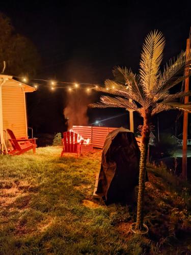 Private Sunset View Suite 5 Mins Off I-75 EV Outlet Available in Jellico (TN)