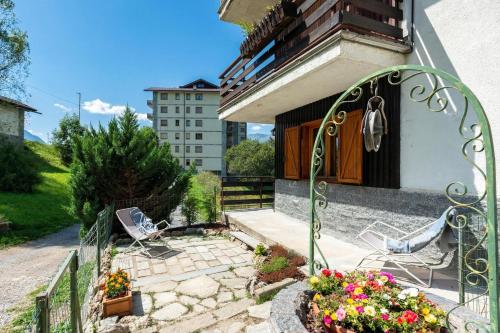 Armonia Apartment with Private Garden - Happy Rentals