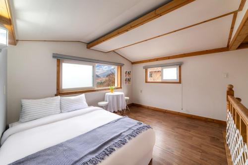 1 double bed, 1 sofa bed