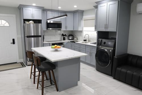 Modern 1BR Near Woodbury Commons in Central Valley (New York)