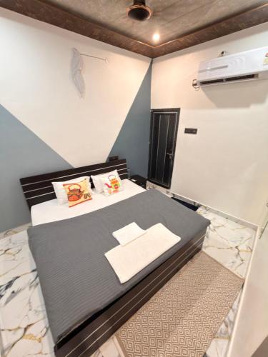 Yovibe Stays & Hostel, Dorms & Rooms, Assi Ghat, Varanasi in Varanasi