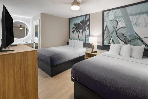 Super 8 by Wyndham Ellenton Bradenton Area in 埃倫頓