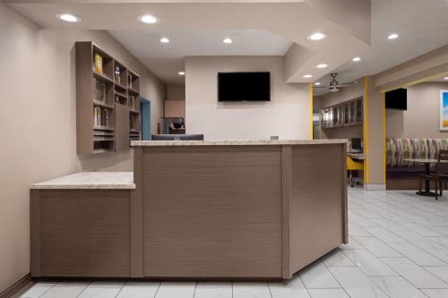 Days Inn & Suites by Wyndham Airport Albuquerque in Albuquerque, USA