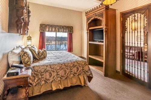 Riverview Inn & Suites, Ascend Hotel Collection in Rockford, USA