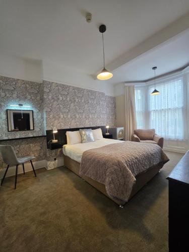 Rivelyn Hotel Bar & Restaurant in Scarborough