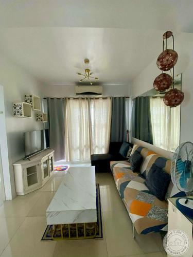 Fireworks View - 2BR Suite by Charm
