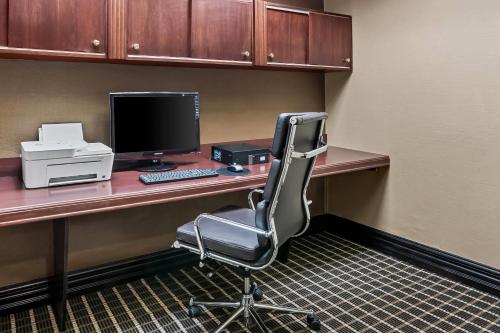 Comfort Inn & Suites Somerset - New Brunswick - image 33
