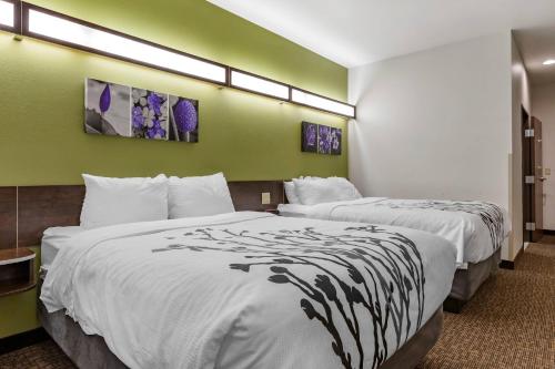 Sleep Inn & Suites - image 30