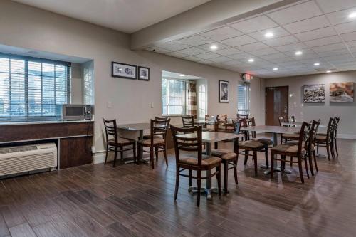 Sleep Inn & Suites - image 27